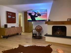 WEF Davos - Klosters Comfort Retreat with Fireplace, Pool & Sauna